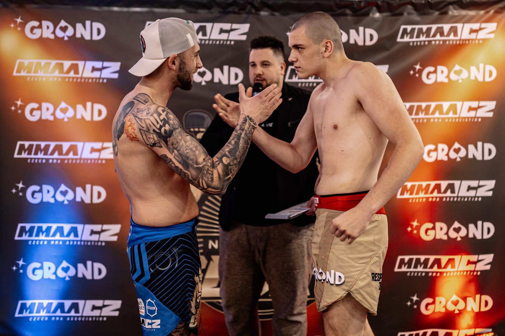 Veřejné vážení bojovníků MMA