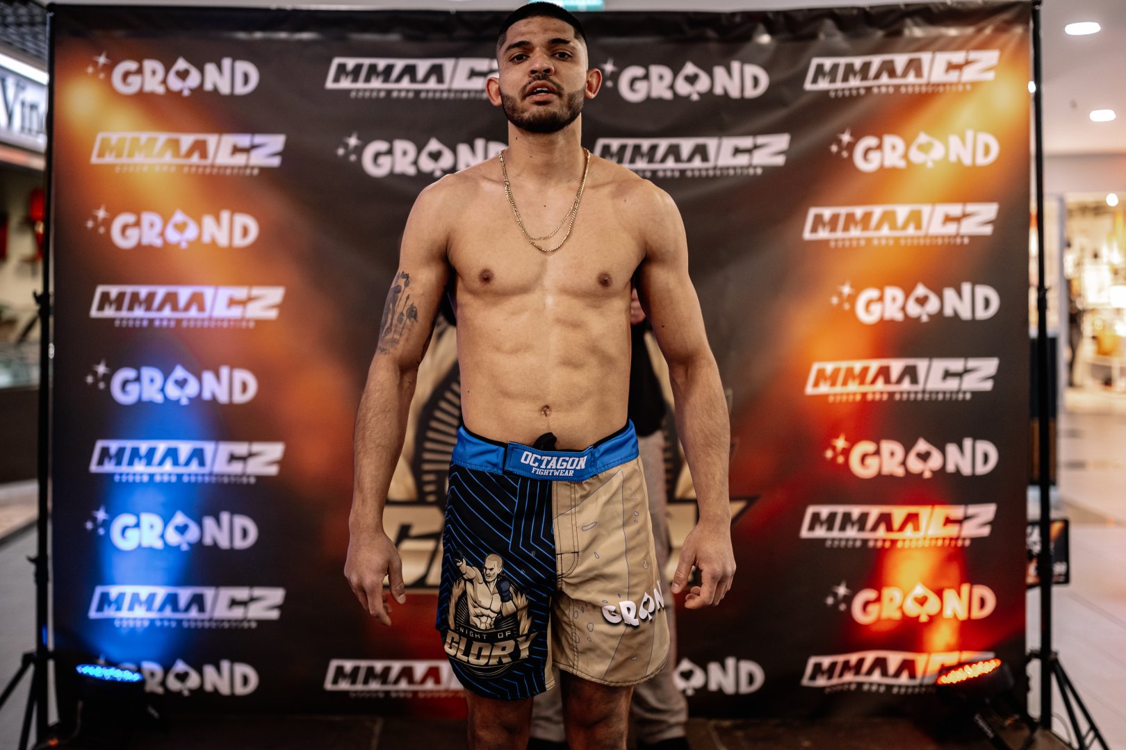 Veřejné vážení bojovníků MMA