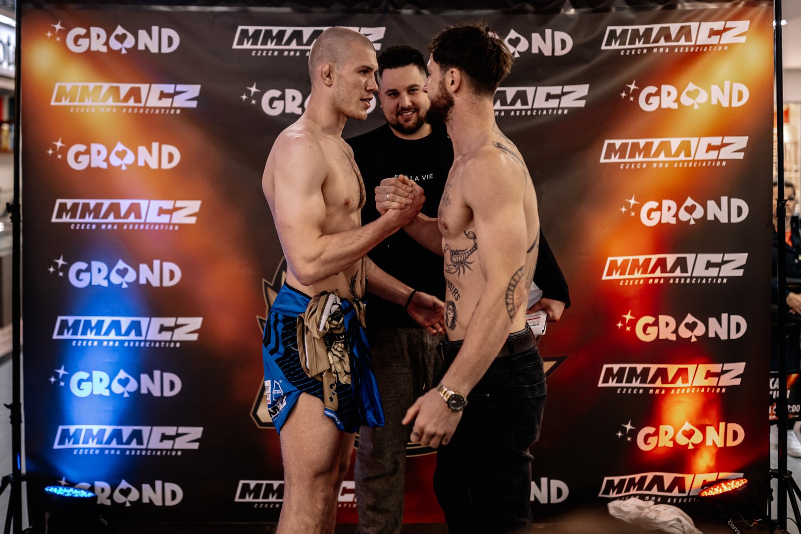 Veřejné vážení bojovníků MMA
