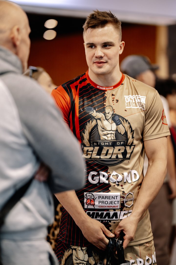 Veřejné vážení bojovníků MMA