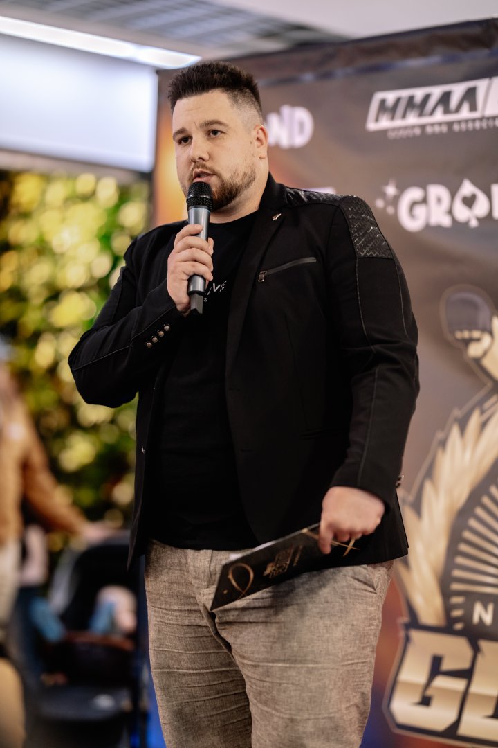 Veřejné vážení bojovníků MMA