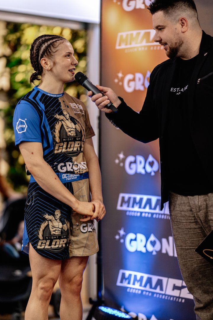 Veřejné vážení bojovníků MMA